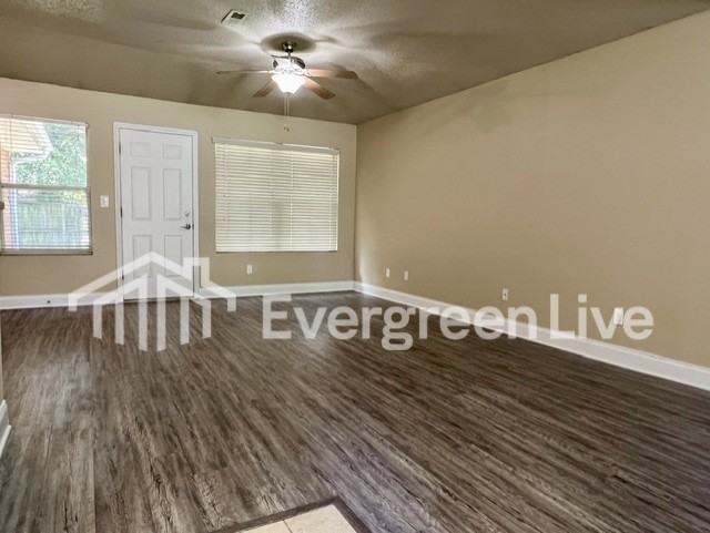 109 Barnsbury Ct - Photo 2 of 16