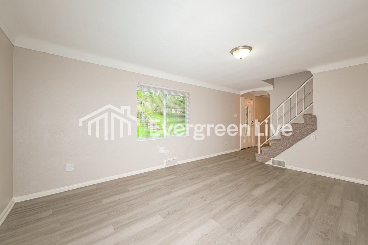 3788 Meadowbrook Rd - Photo 3 of 15