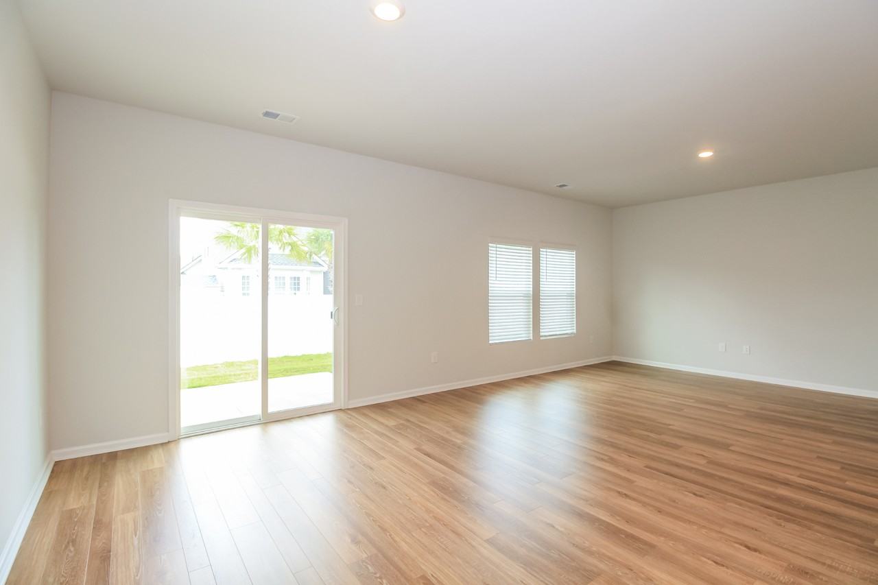 128 128 S Reindeer Rd - Photo 5 of 17