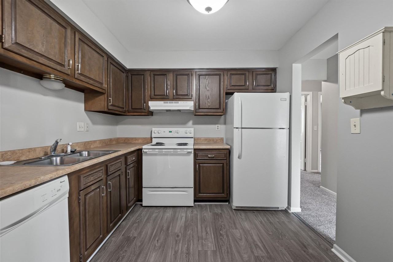 Woodside - Photo 5 of 12