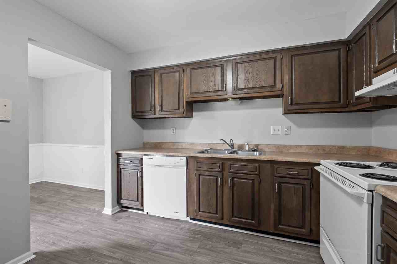 Woodside - Photo 6 of 12