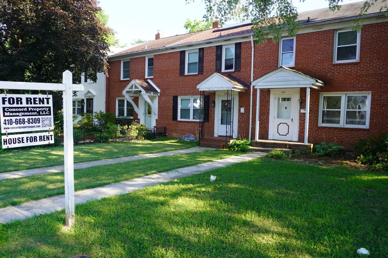 205 Burke Avenue - Photo 2 of 33