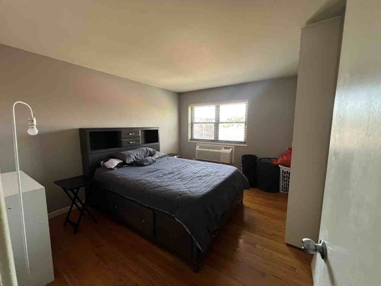 7522 North Greenview Avenue #405 - Photo 6 of 8