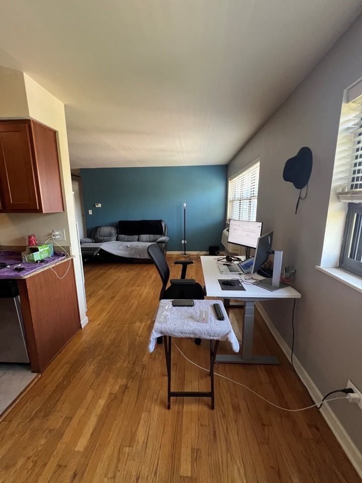 7522 North Greenview Avenue #405 - Photo 3 of 8