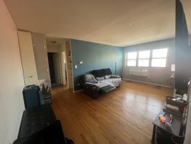 7522 North Greenview Avenue #405 - Photo 1 of 1