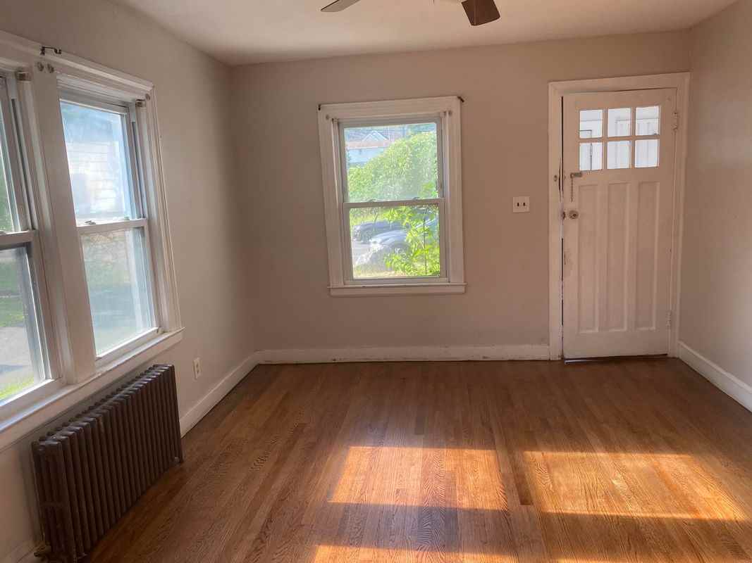 81 Woodford Avenue Ext ##1 - Photo 3 of 5
