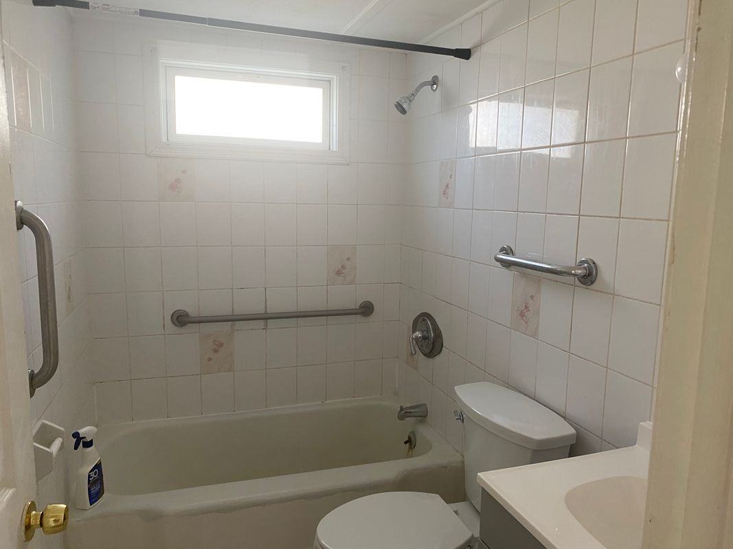 81 Woodford Avenue Ext ##1 - Photo 5 of 5