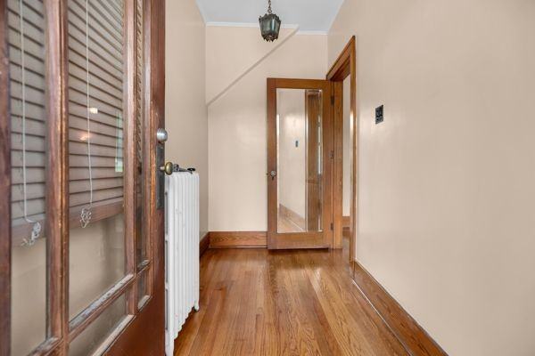 2139 Foster Ave - Photo 6 of 34