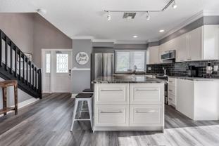 324 W Pine St - Photo 1 of 1