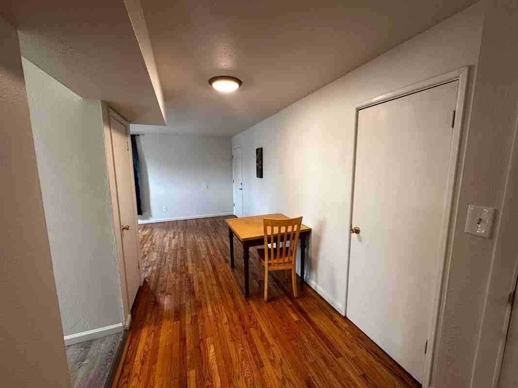 4650 S Spring Ave ##4 - Photo 3 of 8