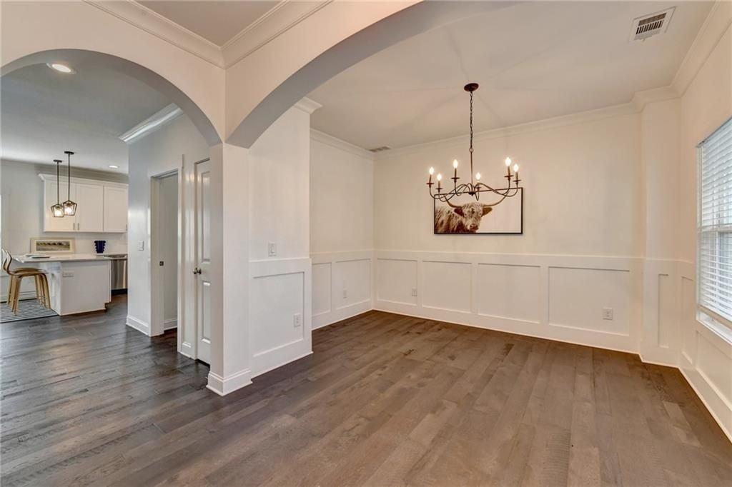 45 Sudderth St - Photo 4 of 35