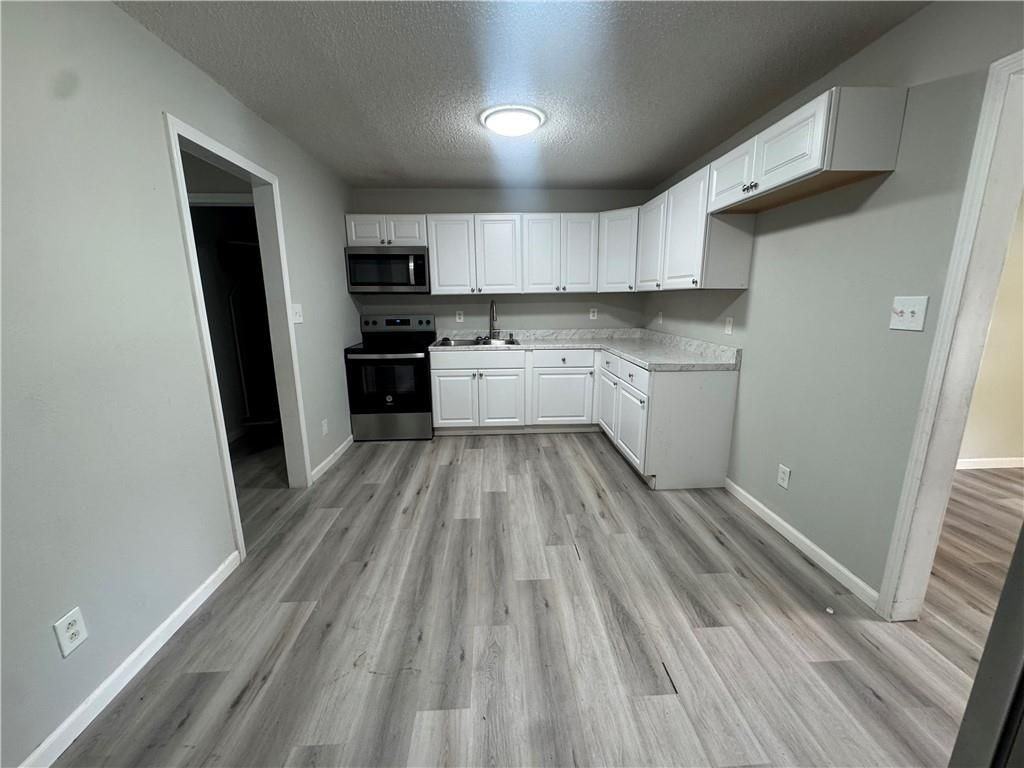 6505 James St - Photo 2 of 7