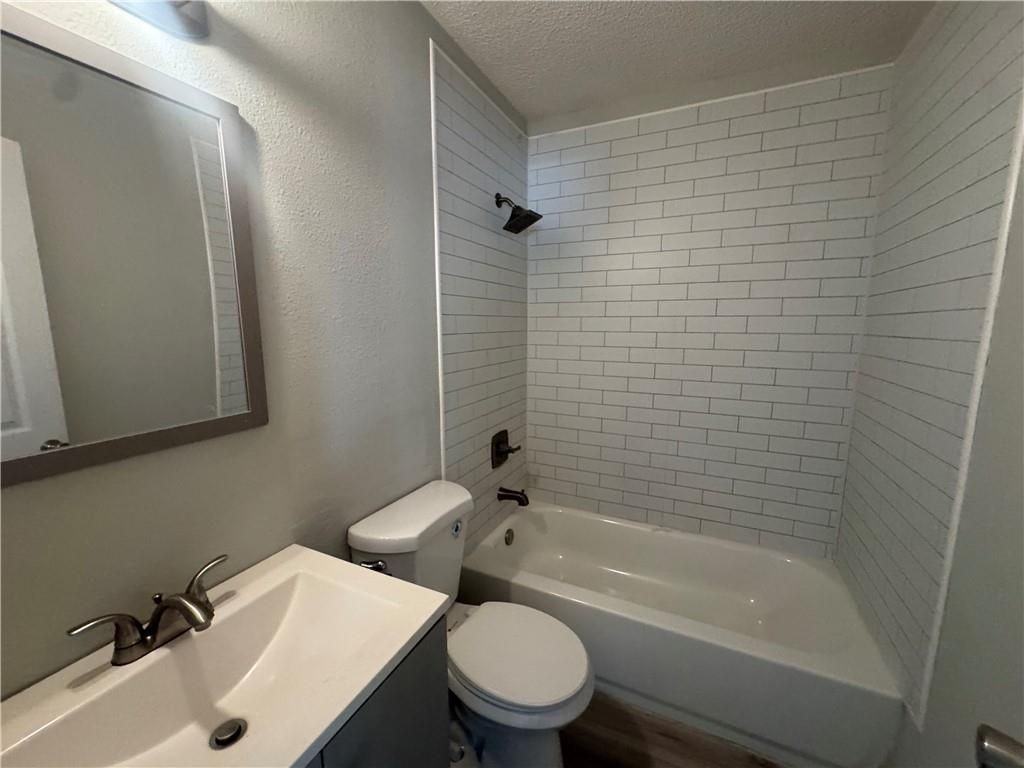 6505 James St - Photo 3 of 7