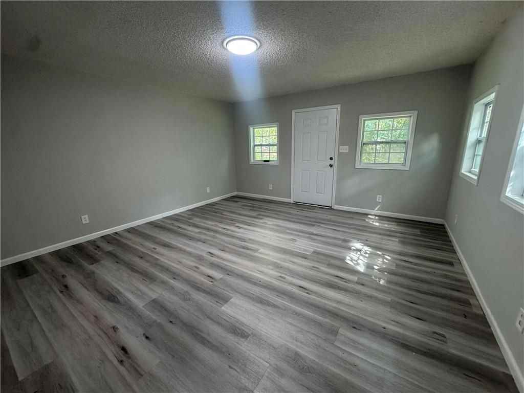 6505 James St - Photo 6 of 7
