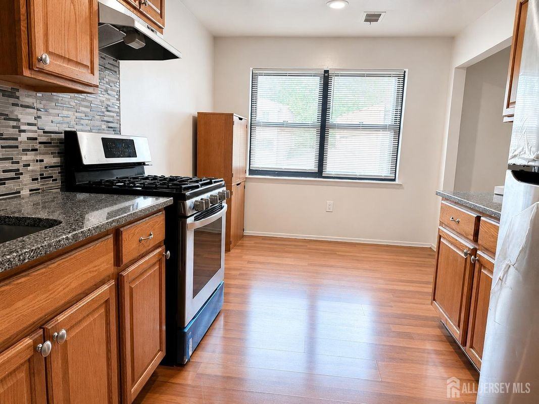 1728 Raspberry Ct - Photo 2 of 10