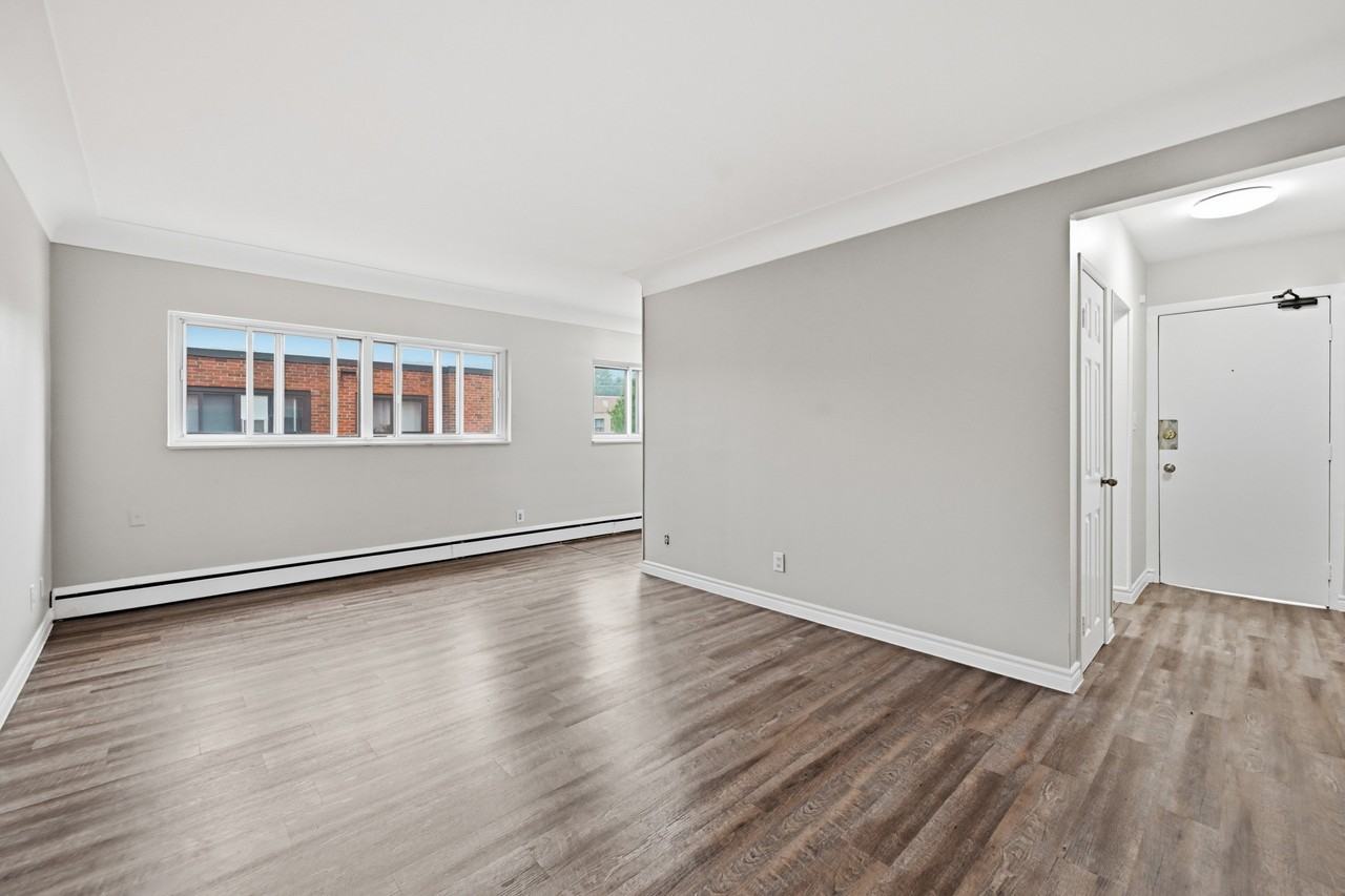 Mericourt Apartments - Photo 3 of 8