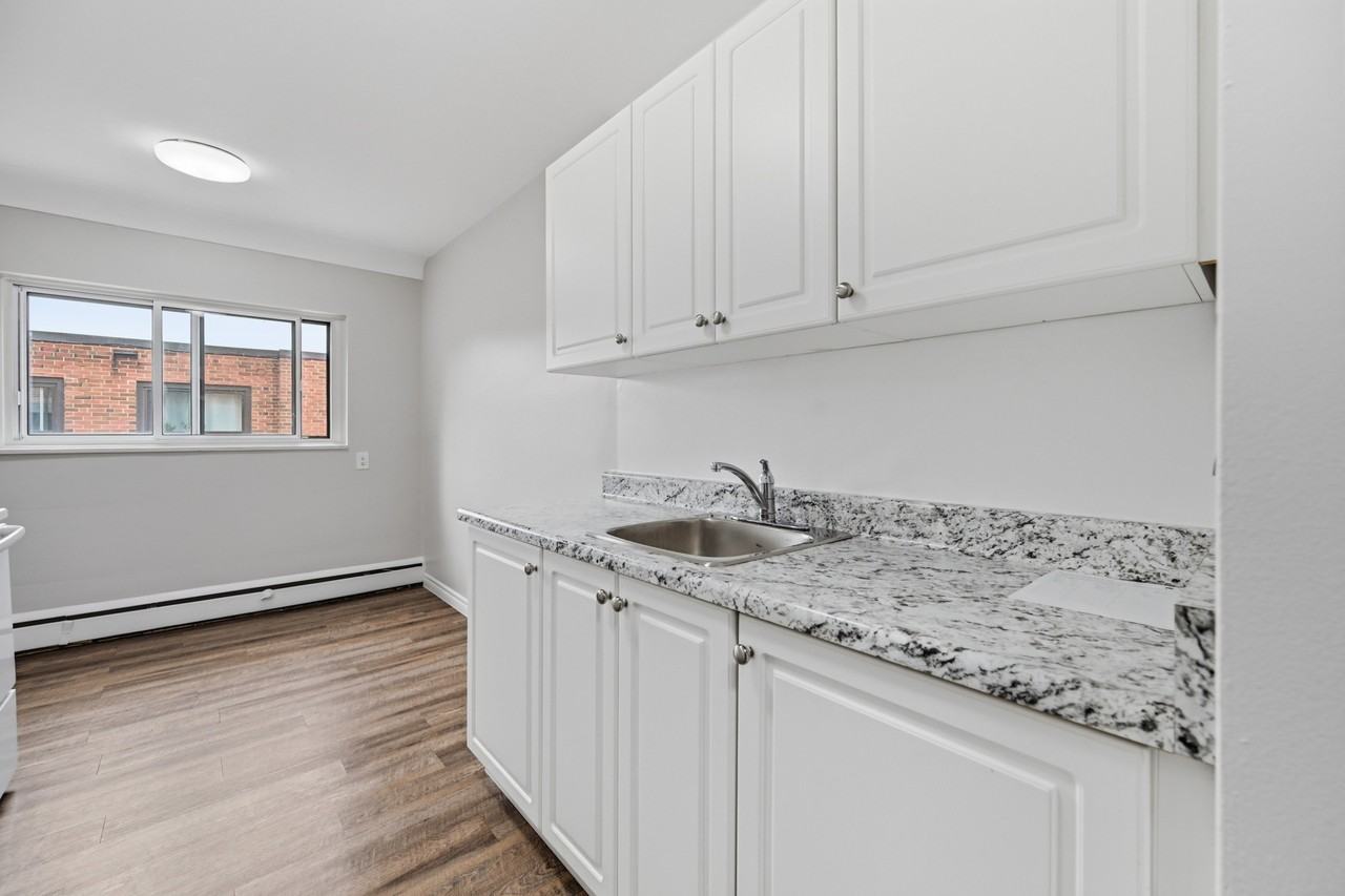 Mericourt Apartments - Photo 5 of 8
