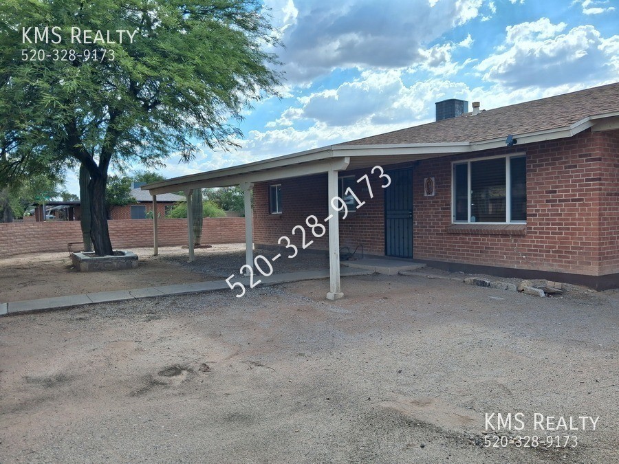 2044 S March Pl - Photo 2 of 32