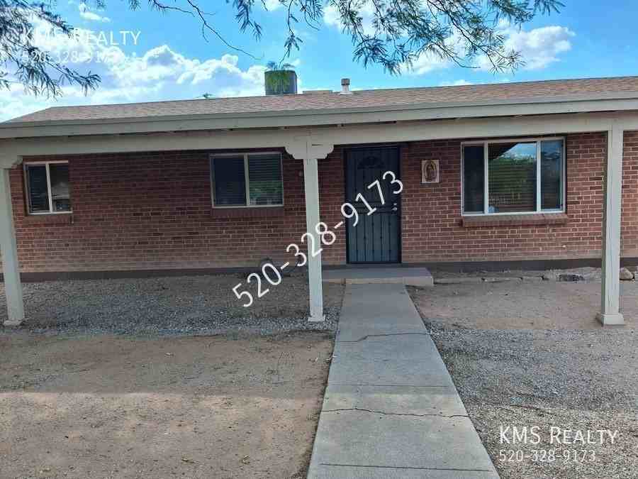 2044 S March Pl - Photo 3 of 32