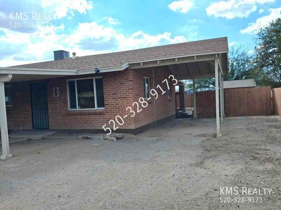 2044 S March Pl - Photo 4 of 32