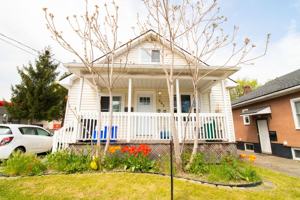 featured image of 203 Niagara St