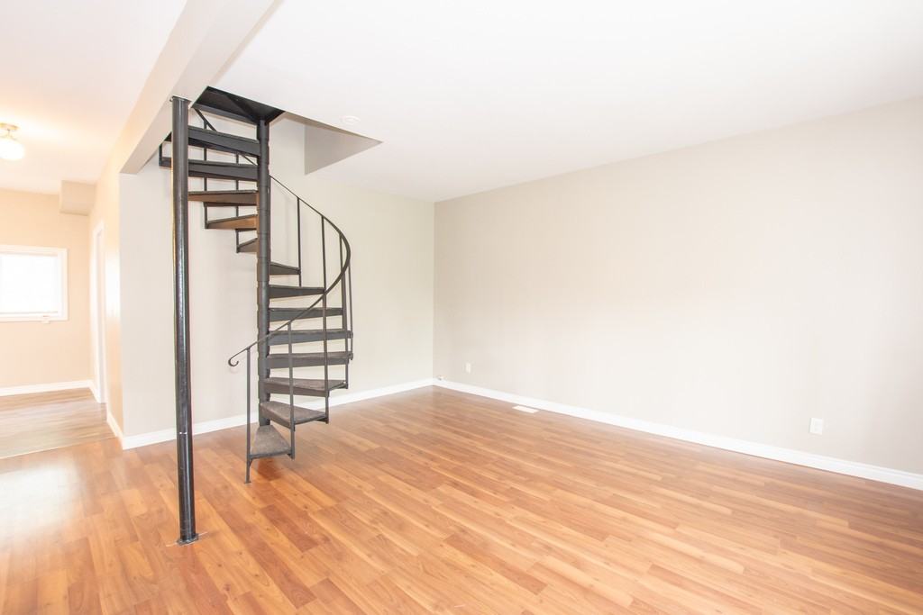 203 Niagara Street - Photo 2 of 21