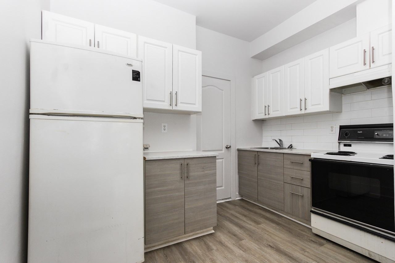 6637 St. Denis - Photo 2 of 18