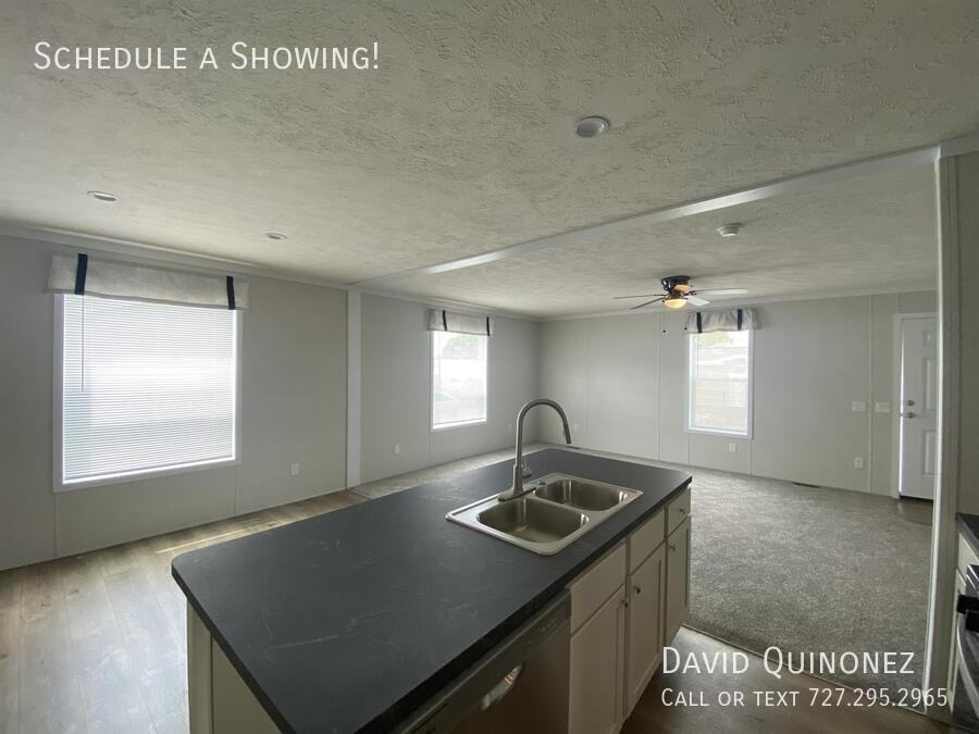 112 Murray Dr - Photo 2 of 14