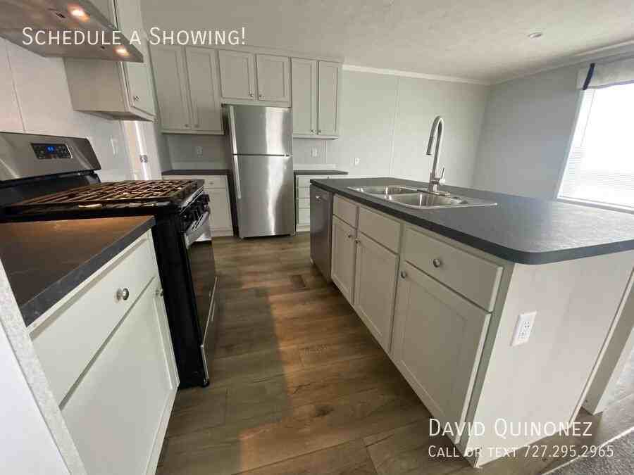 112 Murray Dr - Photo 3 of 14