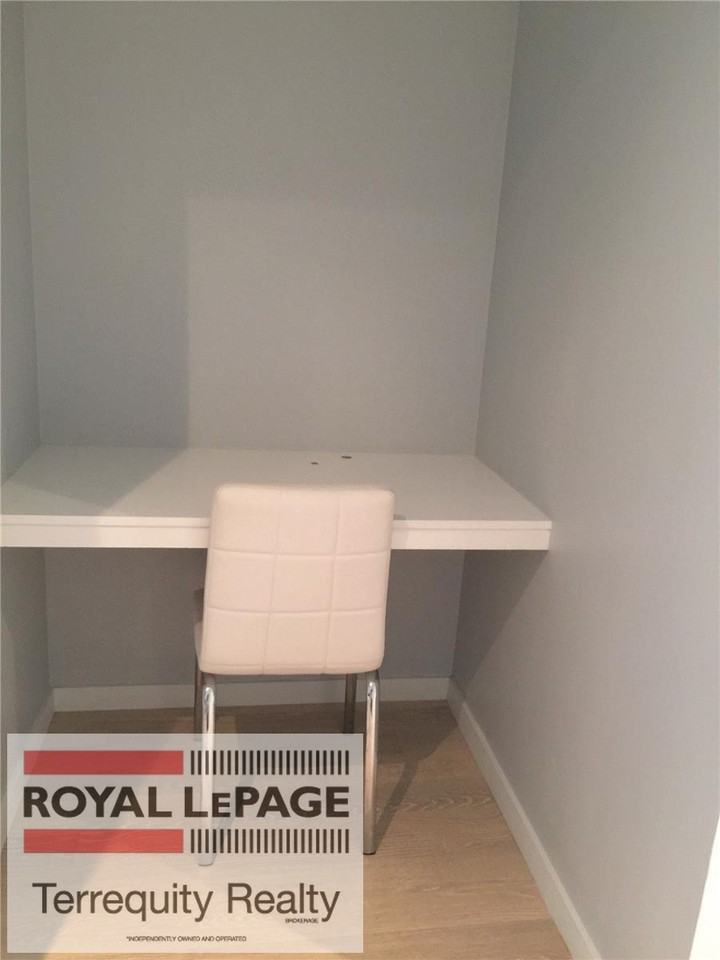 383 Sorauren Avenue - Photo 6 of 17