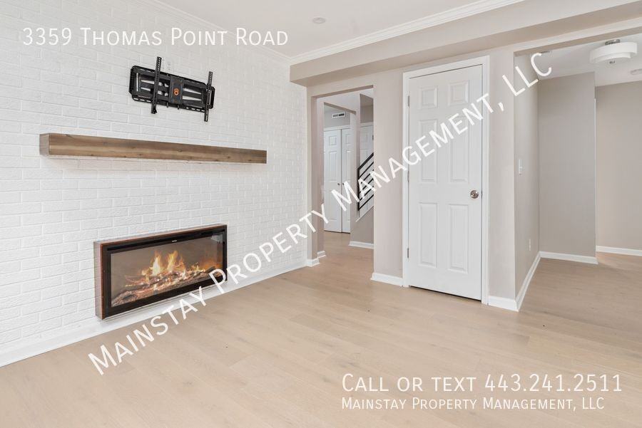 3359 Thomas Point Rd - Photo 4 of 37
