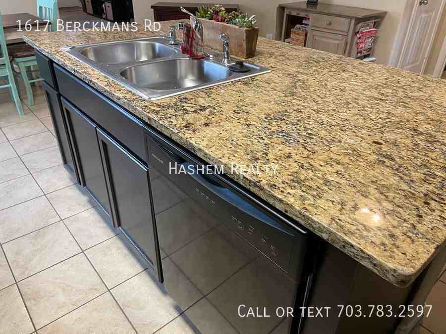 1617 Berckmans Rd - Photo 3 of 12
