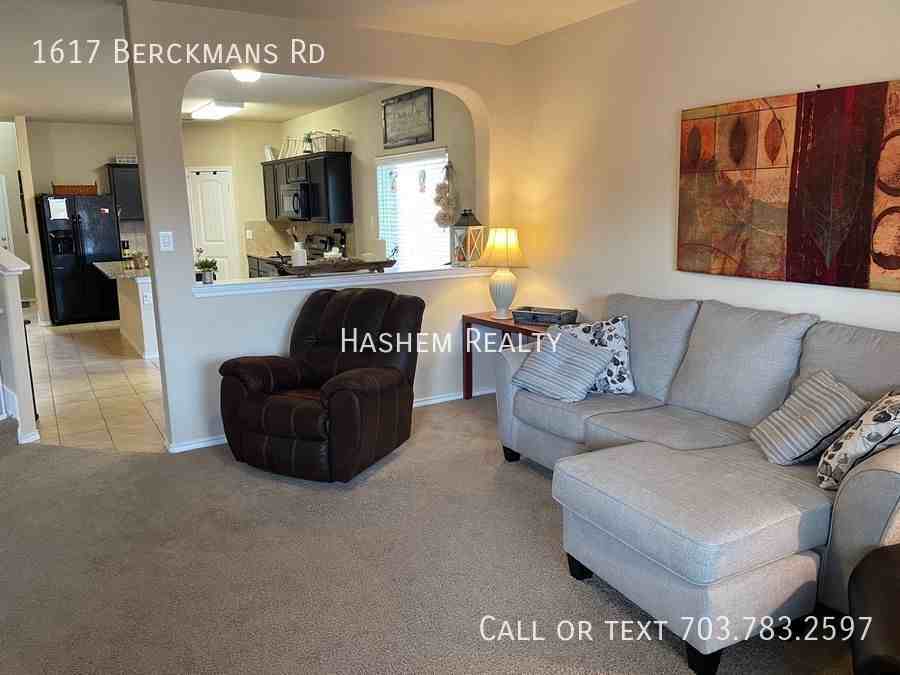 1617 Berckmans Rd - Photo 4 of 12
