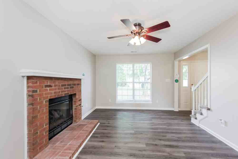 7304 Hethersett Ln - Photo 5 of 17