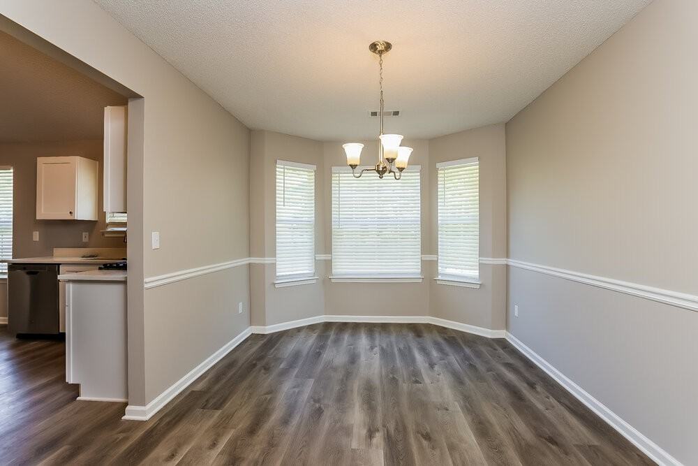 922 Tara Bnd - Photo 6 of 17