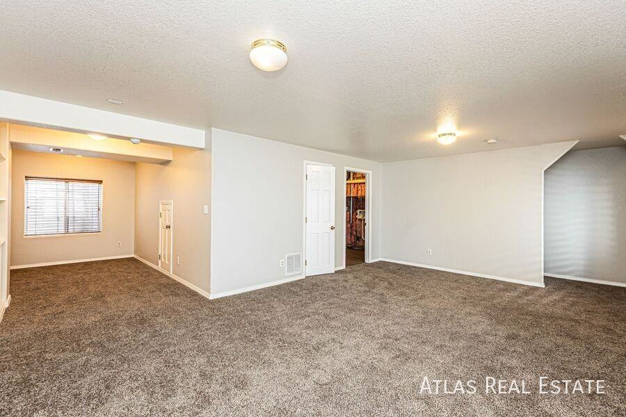 5045 Sweetgrass Ln - Photo 6 of 20
