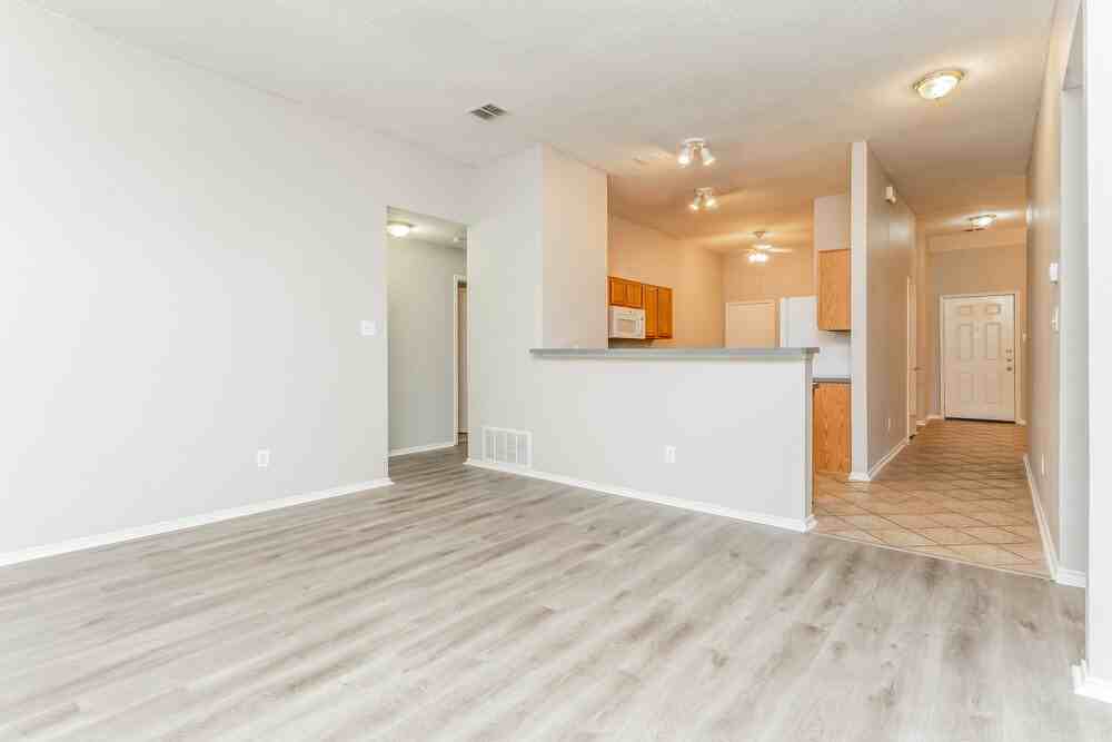 813 Edgehill Rd - Photo 6 of 21