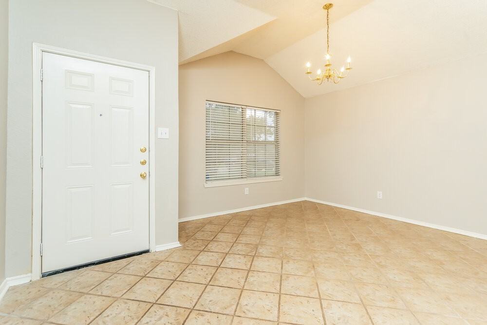 813 Edgehill Rd - Photo 7 of 21