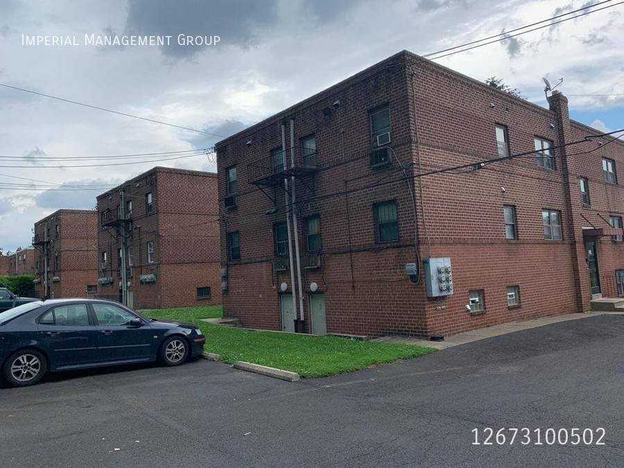913 E Cliveden St #1 - Photo 4 of 13