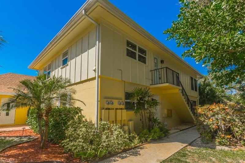 1219 Solana Rd #18 - Photo 2 of 35