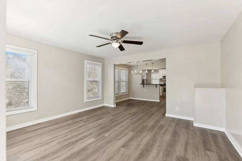 306 W 17th St - Photo 6 of 20