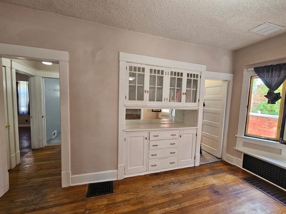 1119 W Park St - Photo 2 of 33