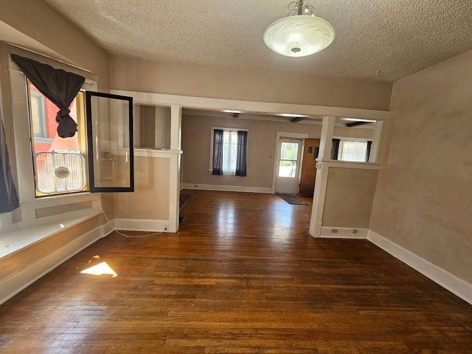 1119 W Park St - Photo 4 of 33
