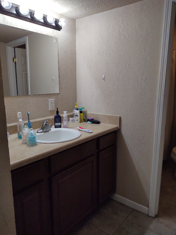 1745 W 24th St #12 - Photo 5 of 19