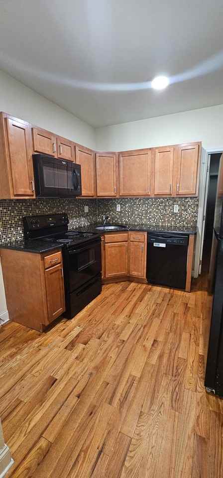 2017 N 16th St - Photo 4 of 7