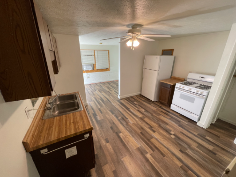 741 Cleveland St - Photo 2 of 4