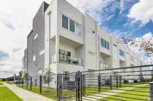 2105 Engelmohr St #H - Photo 1 of 1