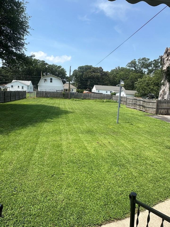 619 Ellen Rd - Photo 3 of 12
