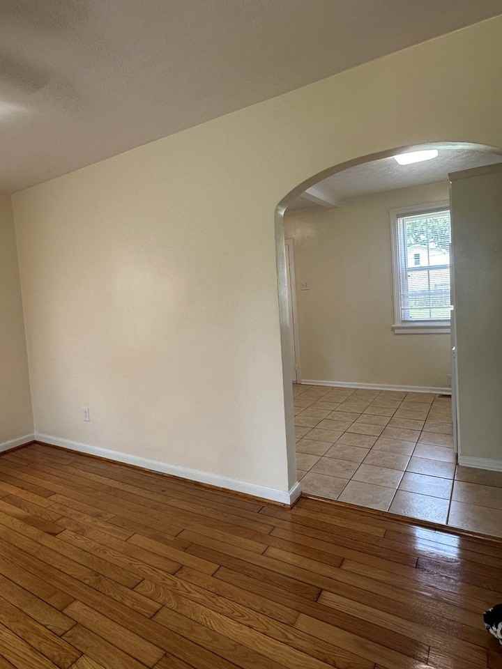 619 Ellen Rd - Photo 5 of 12