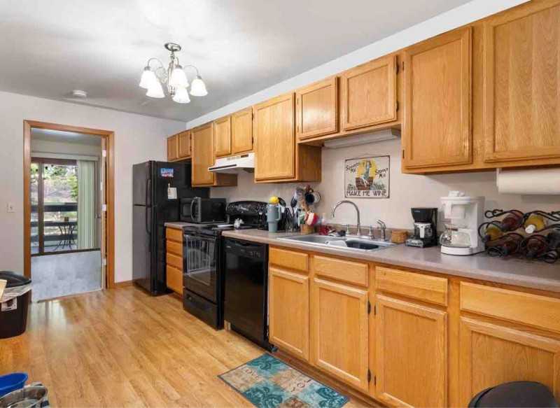 1181 Canyon Rd - Photo 3 of 12